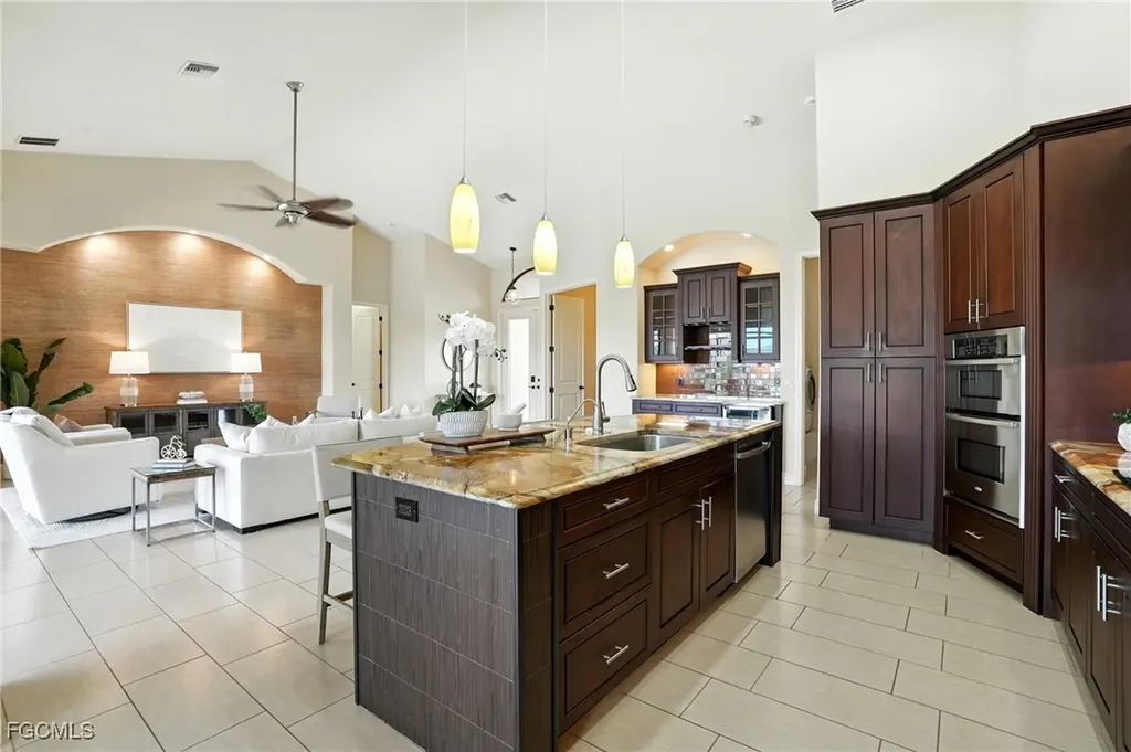2108 SW 38th Terrace Cape Coral FL 33914