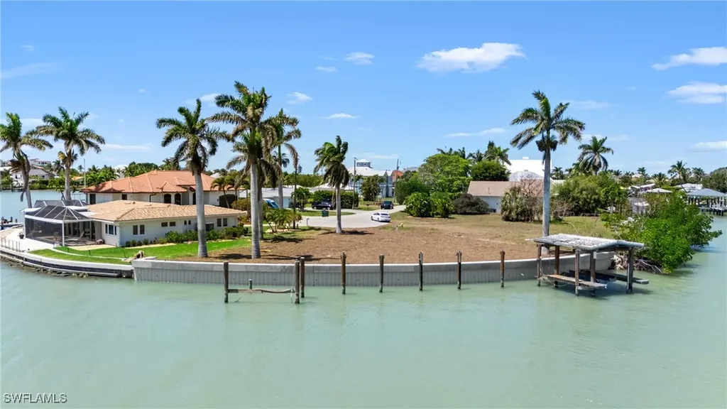 159 Tahiti Street Naples FL 34113