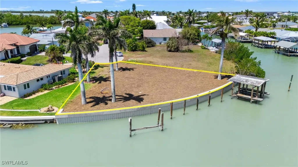 159 Tahiti Street Naples FL 34113