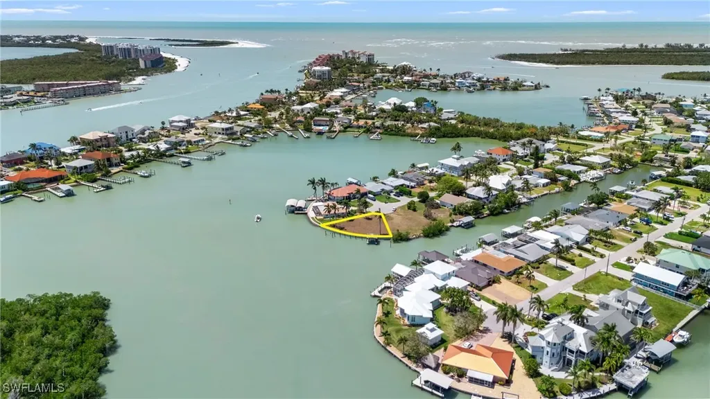 159 Tahiti Street Naples FL 34113