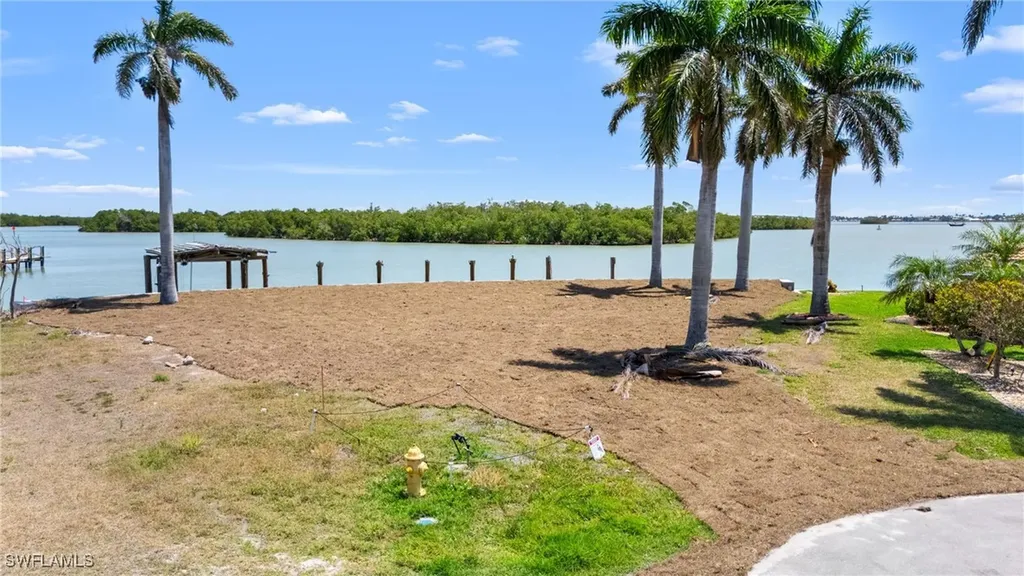 159 Tahiti Street Naples FL 34113