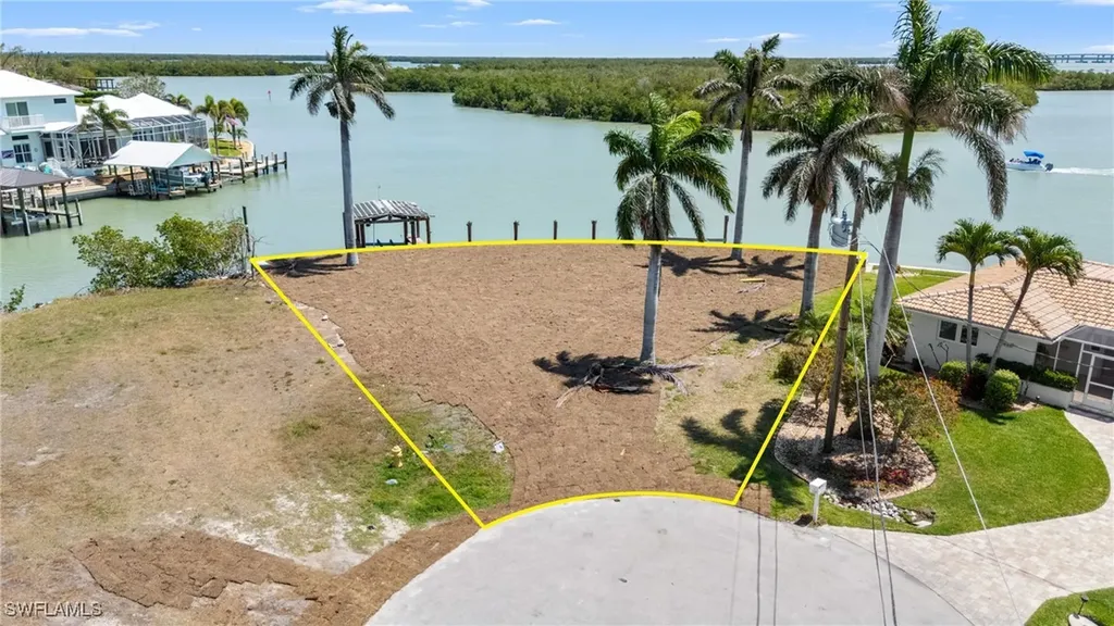 159 Tahiti Street Naples FL 34113
