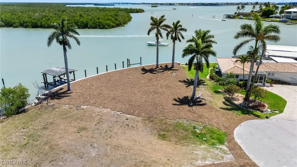 159 Tahiti Street Naples FL 34113