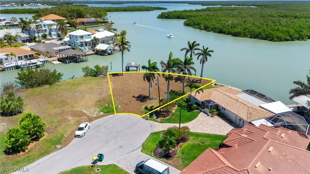 159 Tahiti Street Naples FL 34113