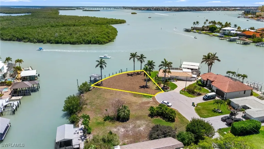 159 Tahiti Street Naples FL 34113