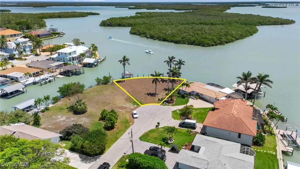 159 Tahiti Street Naples FL 34113