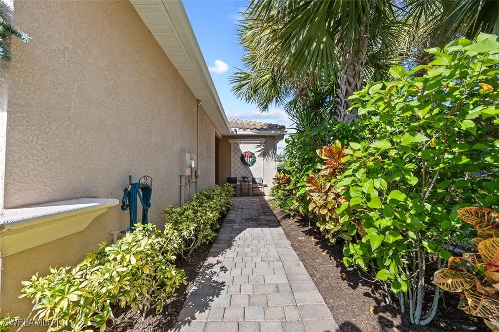 14594 Grapevine Drive Naples FL 34114