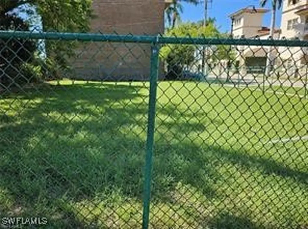 2002 Bayside Parkway Fort Myers FL 33901