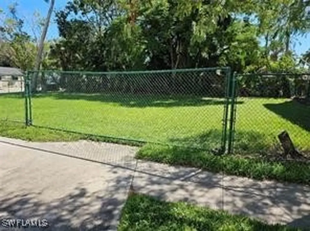 2002 Bayside Parkway Fort Myers FL 33901