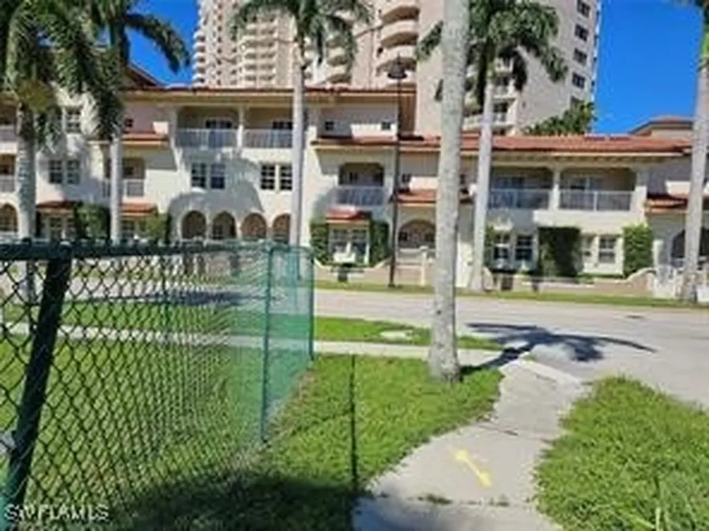 2002 Bayside Parkway Fort Myers FL 33901