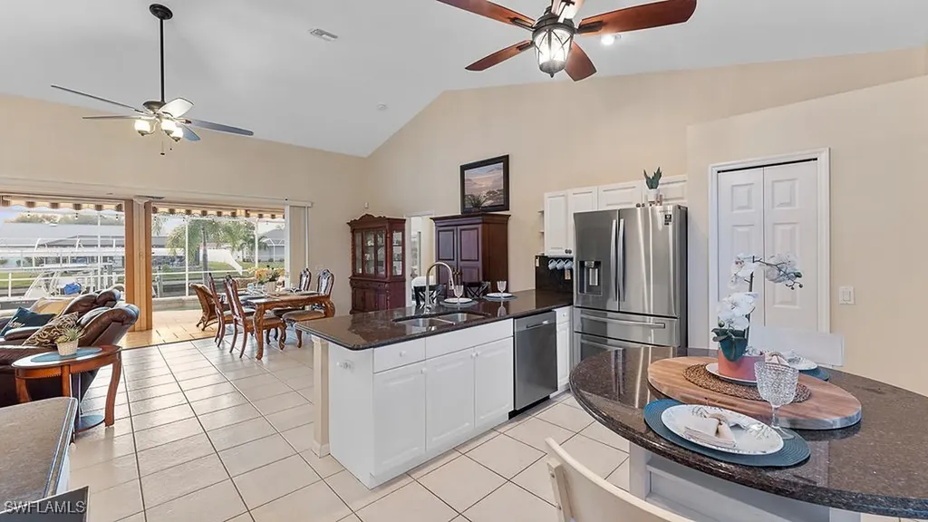 4212 SE 8th Place Cape Coral FL 33904