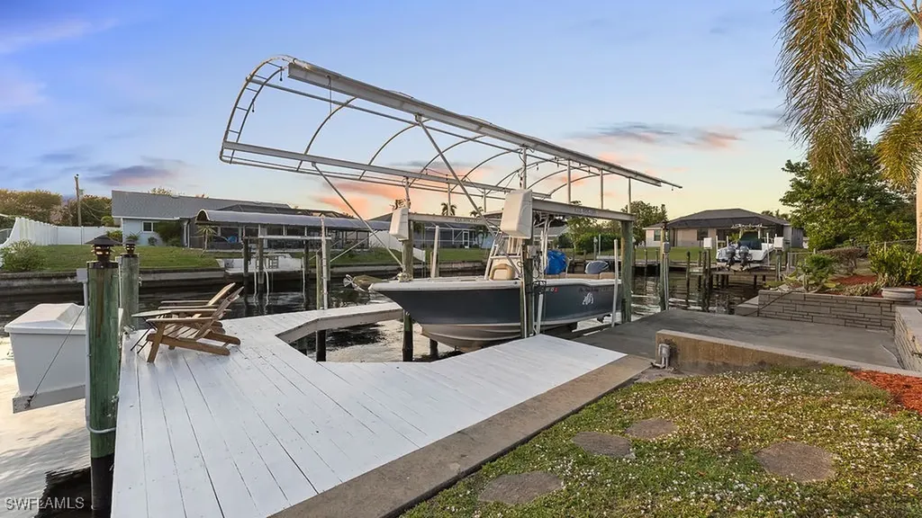 4212 SE 8th Place Cape Coral FL 33904