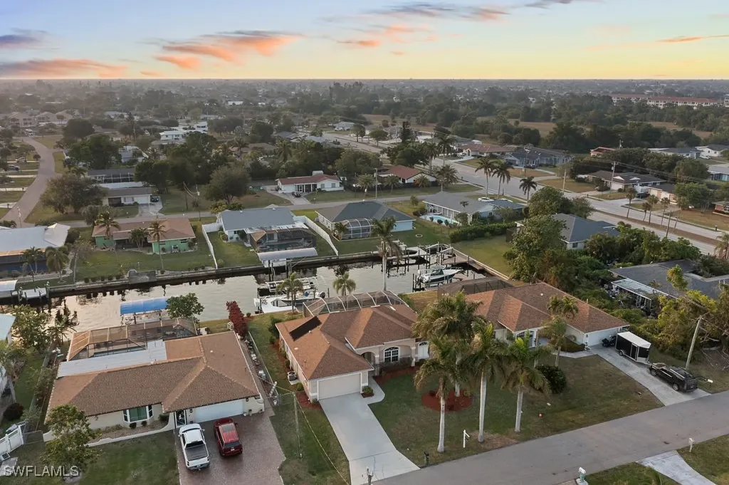 4212 SE 8th Place Cape Coral FL 33904