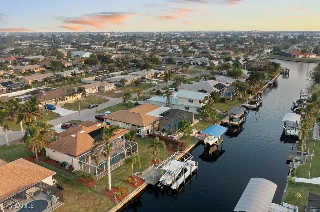4212 SE 8th Place Cape Coral FL 33904
