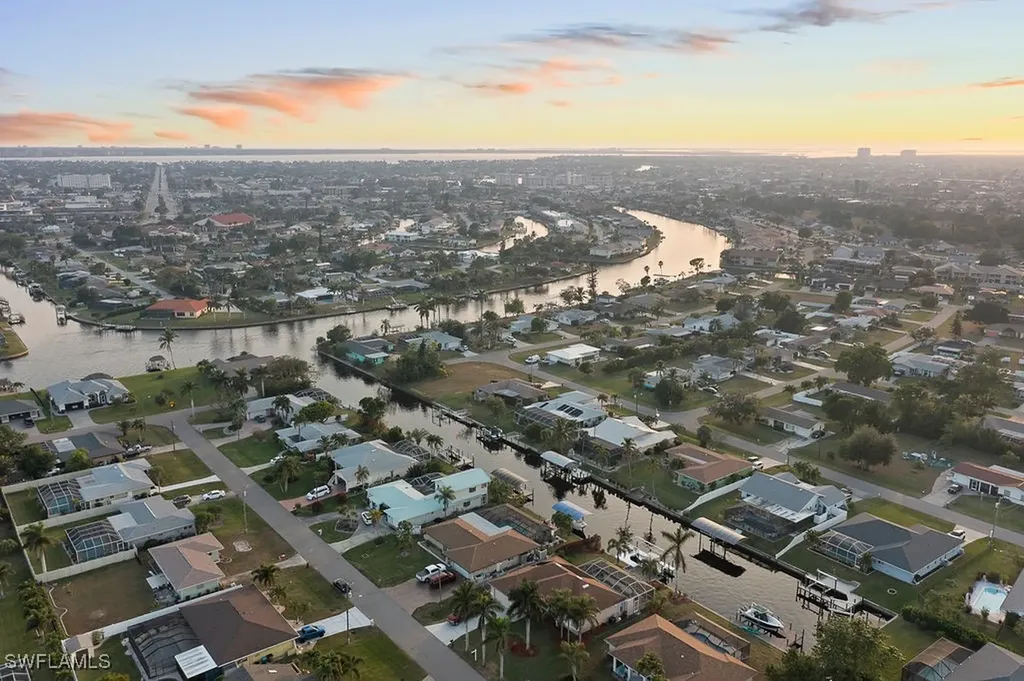4212 SE 8th Place Cape Coral FL 33904