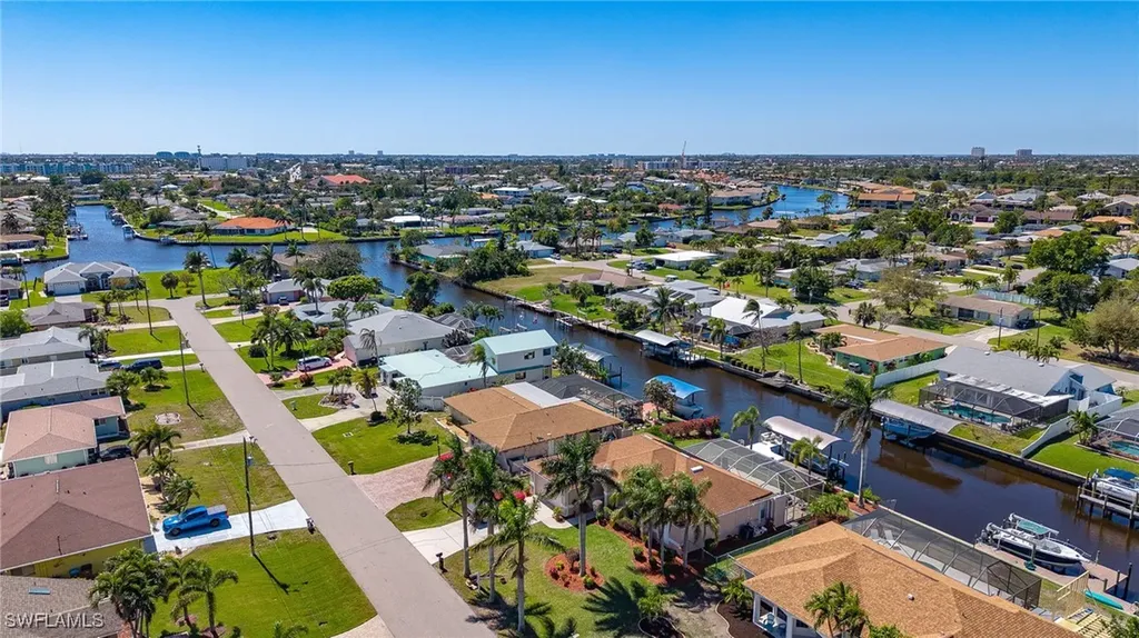 4212 SE 8th Place Cape Coral FL 33904
