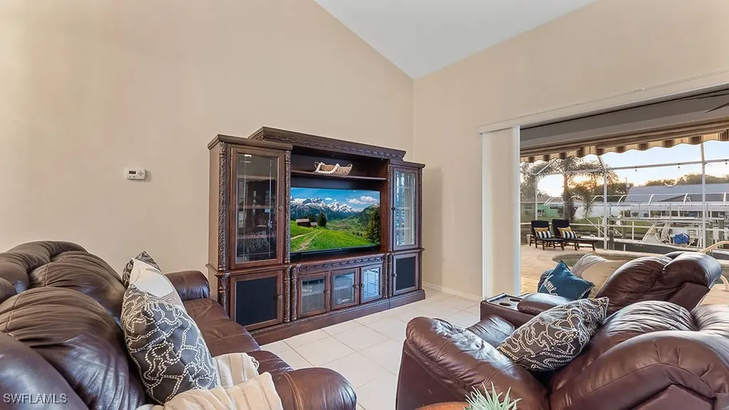 4212 SE 8th Place Cape Coral FL 33904