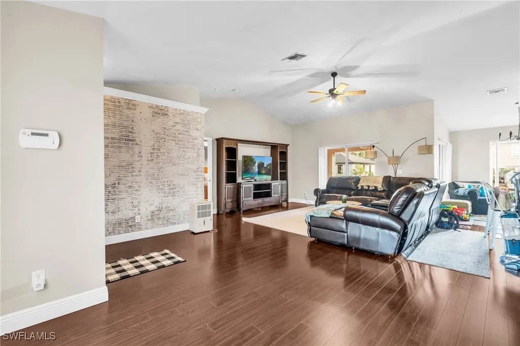 4211 34th Street SW Lehigh Acres FL 33976