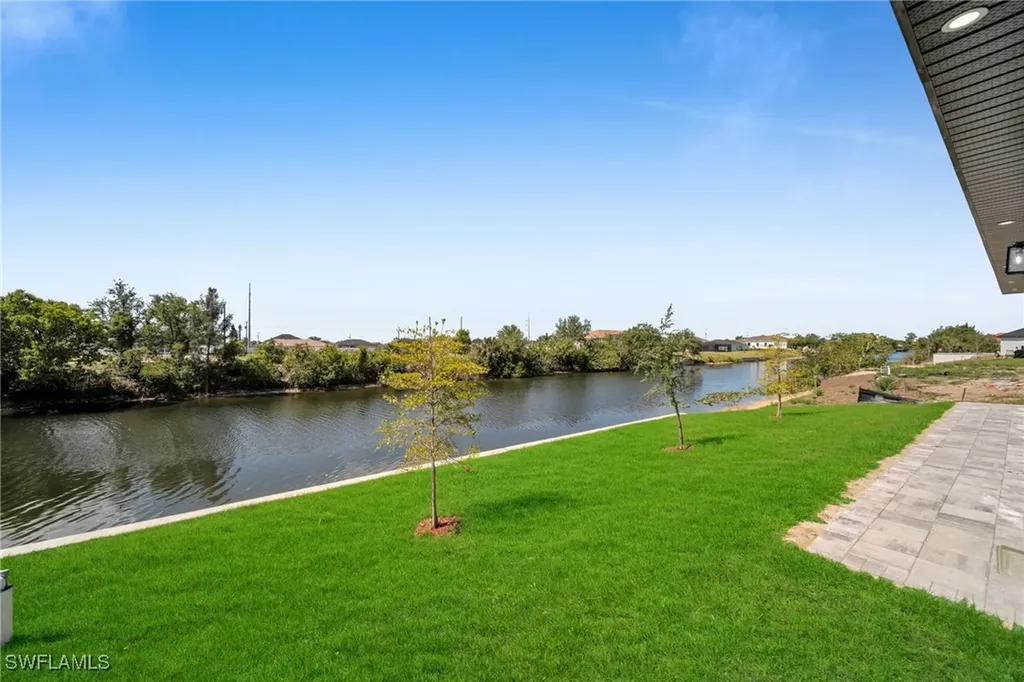 318 NW 9th Street Cape Coral FL 33993