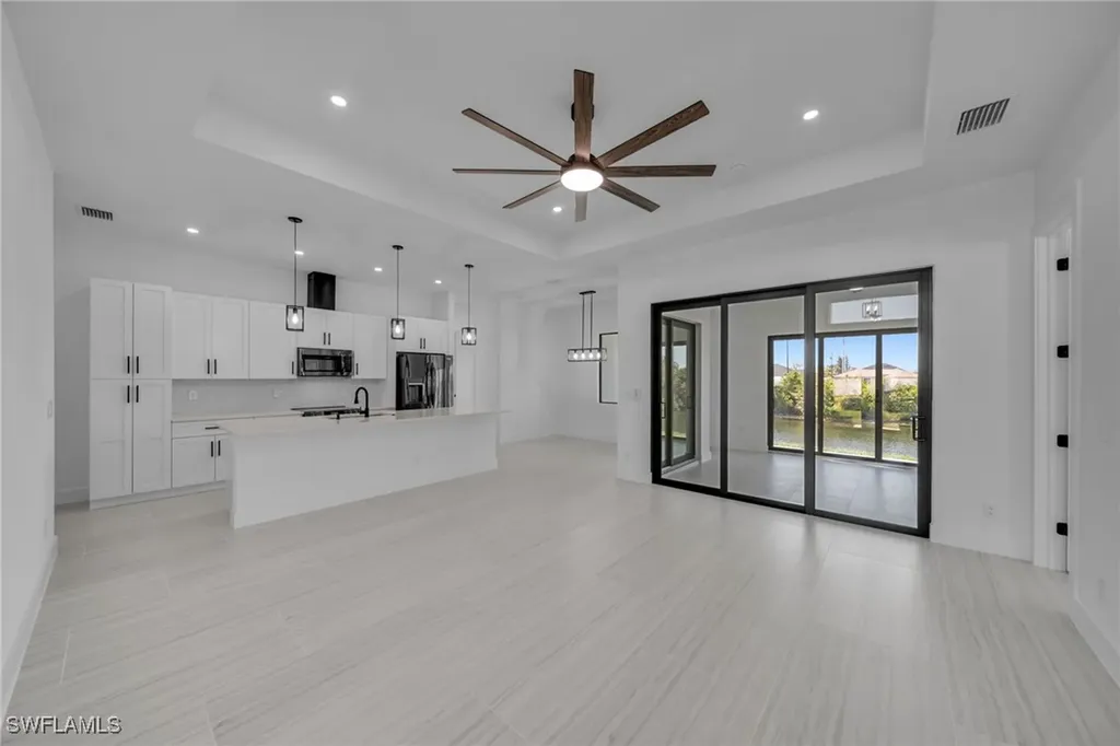 318 NW 9th Street Cape Coral FL 33993