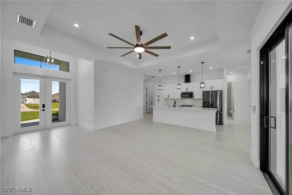 318 NW 9th Street Cape Coral FL 33993