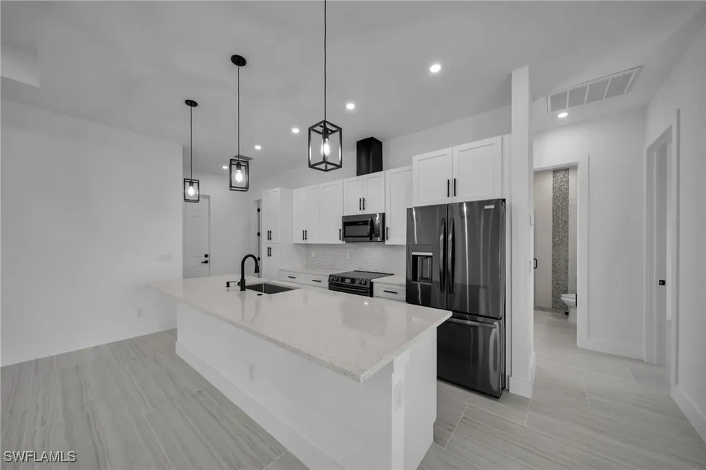 318 NW 9th Street Cape Coral FL 33993