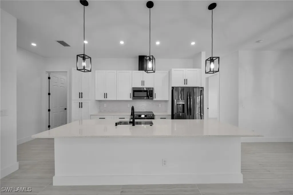 318 NW 9th Street Cape Coral FL 33993
