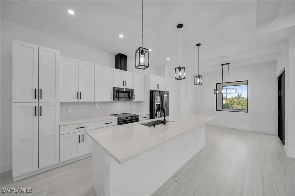 318 NW 9th Street Cape Coral FL 33993