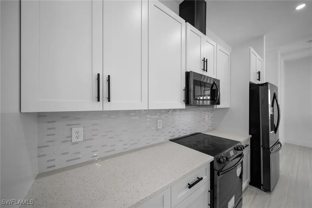 318 NW 9th Street Cape Coral FL 33993