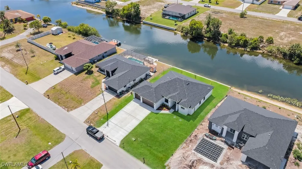 318 NW 9th Street Cape Coral FL 33993