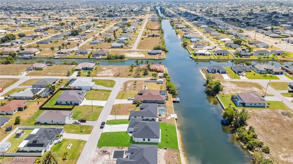318 NW 9th Street Cape Coral FL 33993