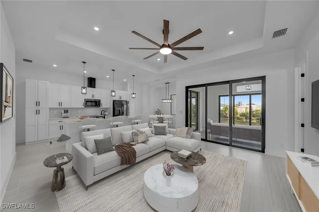 318 NW 9th Street Cape Coral FL 33993