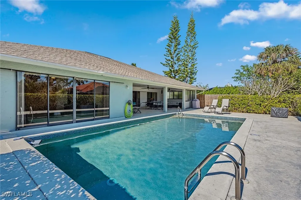 2208 Regal Way Naples FL 34110