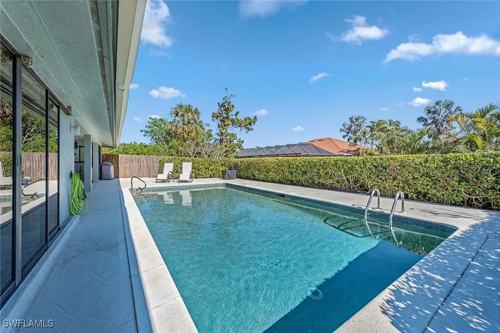 2208 Regal Way Naples FL 34110