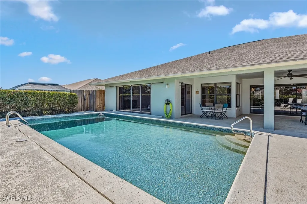 2208 Regal Way Naples FL 34110
