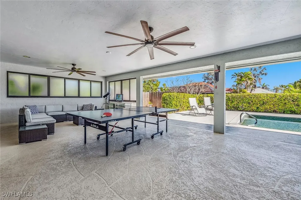 2208 Regal Way Naples FL 34110