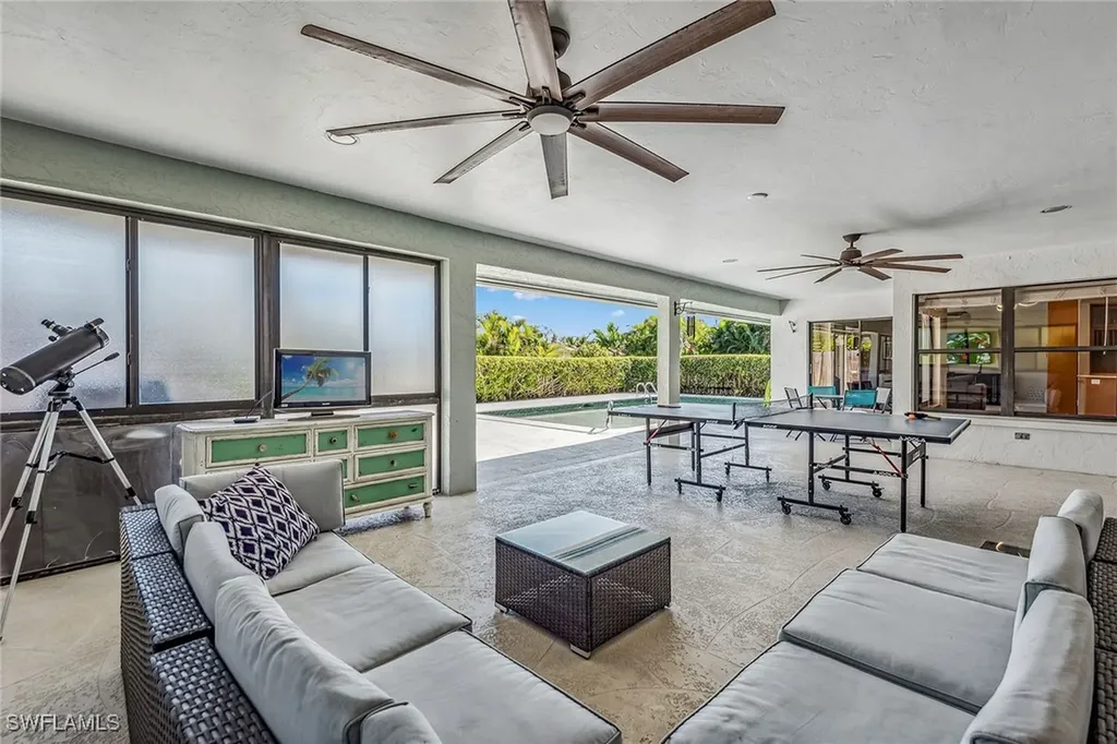 2208 Regal Way Naples FL 34110