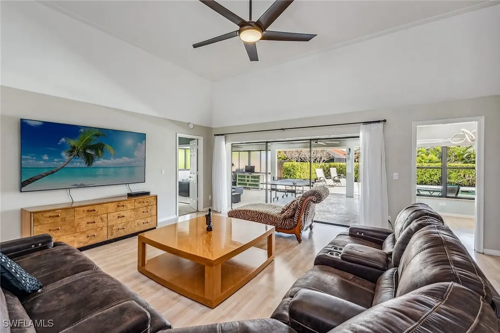 2208 Regal Way Naples FL 34110