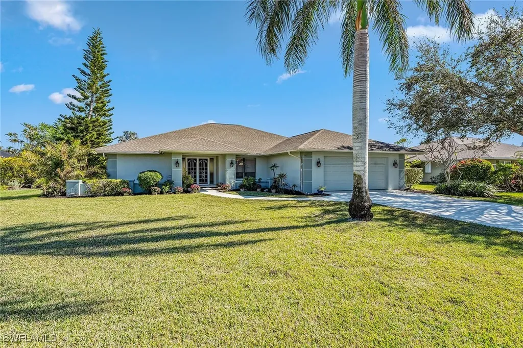 2208 Regal Way Naples FL 34110