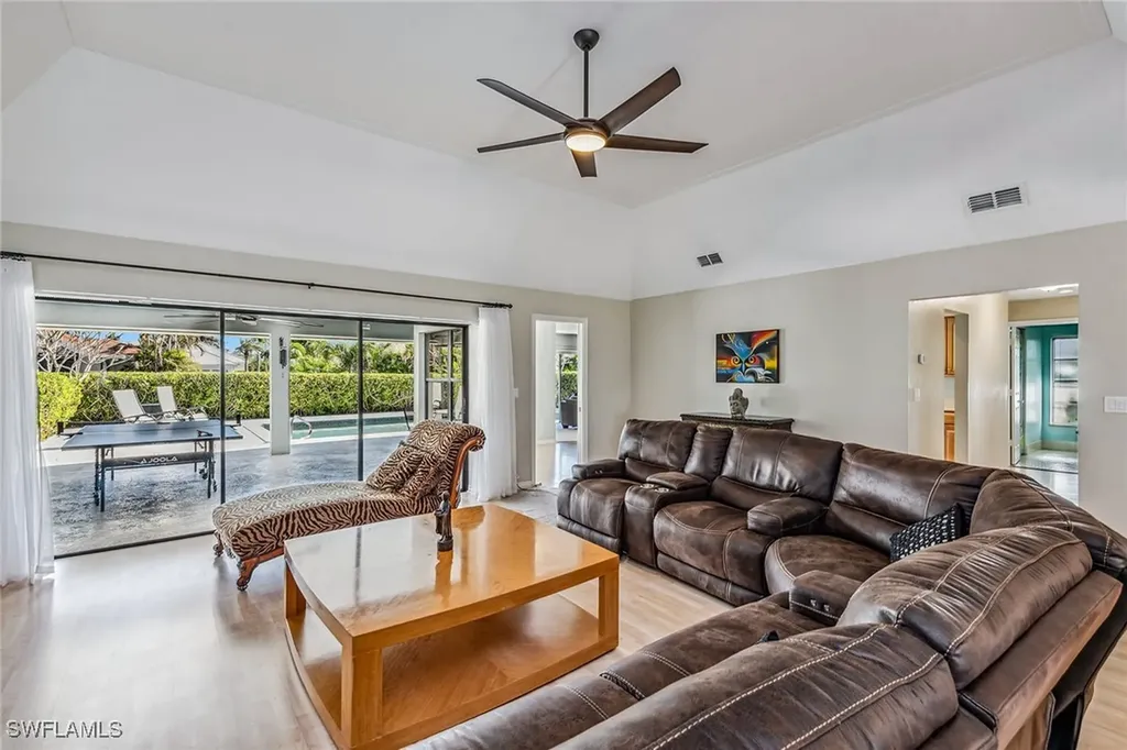 2208 Regal Way Naples FL 34110