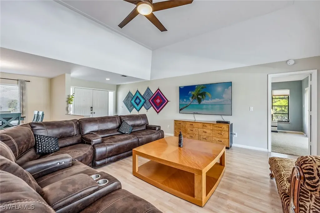 2208 Regal Way Naples FL 34110