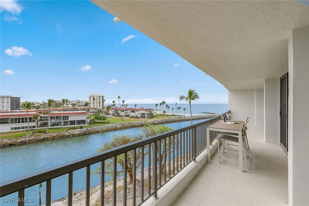 2318 Gulf Shore Boulevard N Naples FL 34103