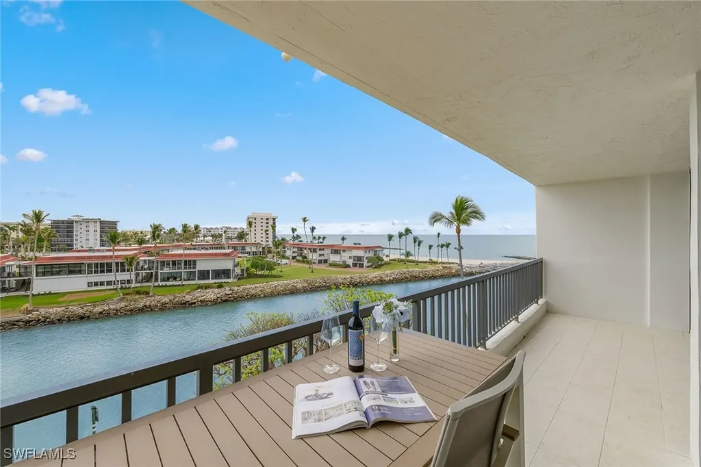 2318 Gulf Shore Boulevard N Naples FL 34103