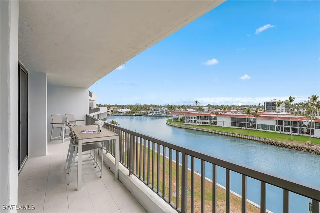2318 Gulf Shore Boulevard N Naples FL 34103