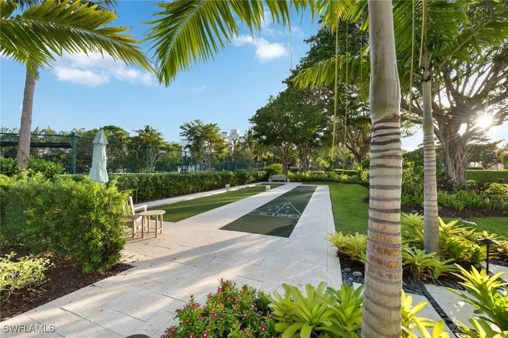 2318 Gulf Shore Boulevard N Naples FL 34103