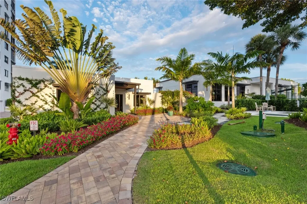 2318 Gulf Shore Boulevard N Naples FL 34103