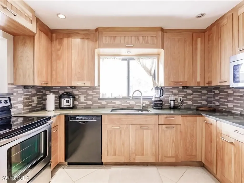 910 Vanderbilt Beach Road Naples FL 34108