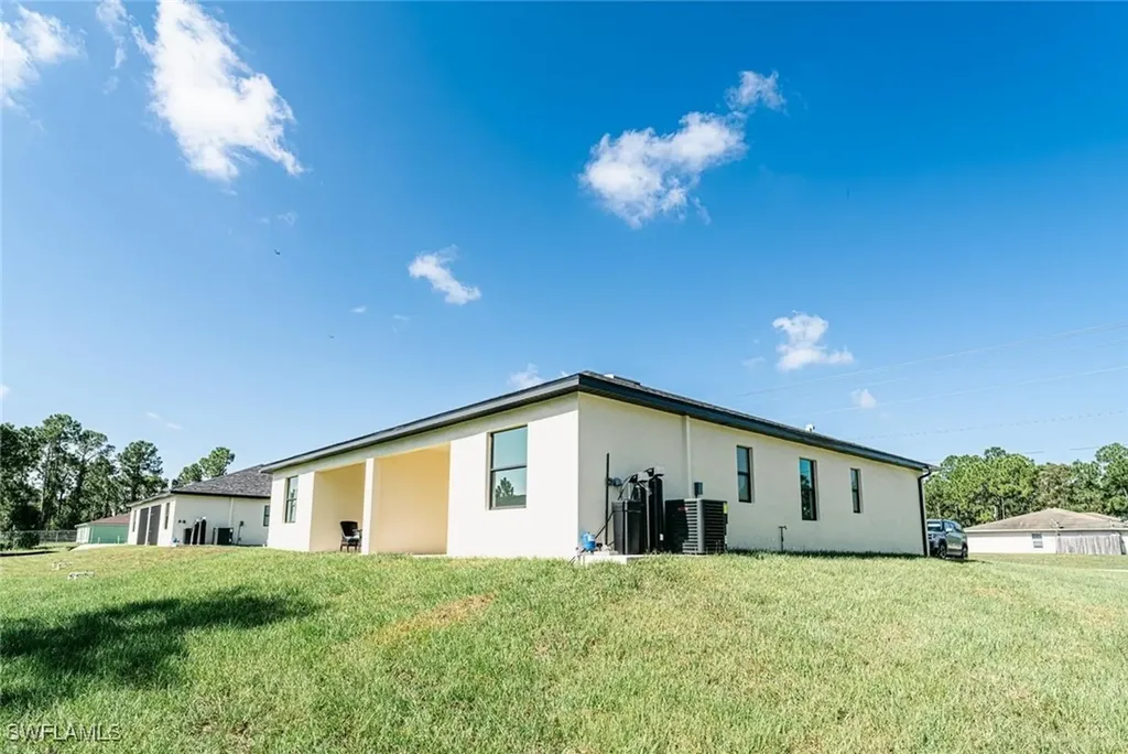 4709/4711 22nd Street SW Lehigh Acres FL 33973