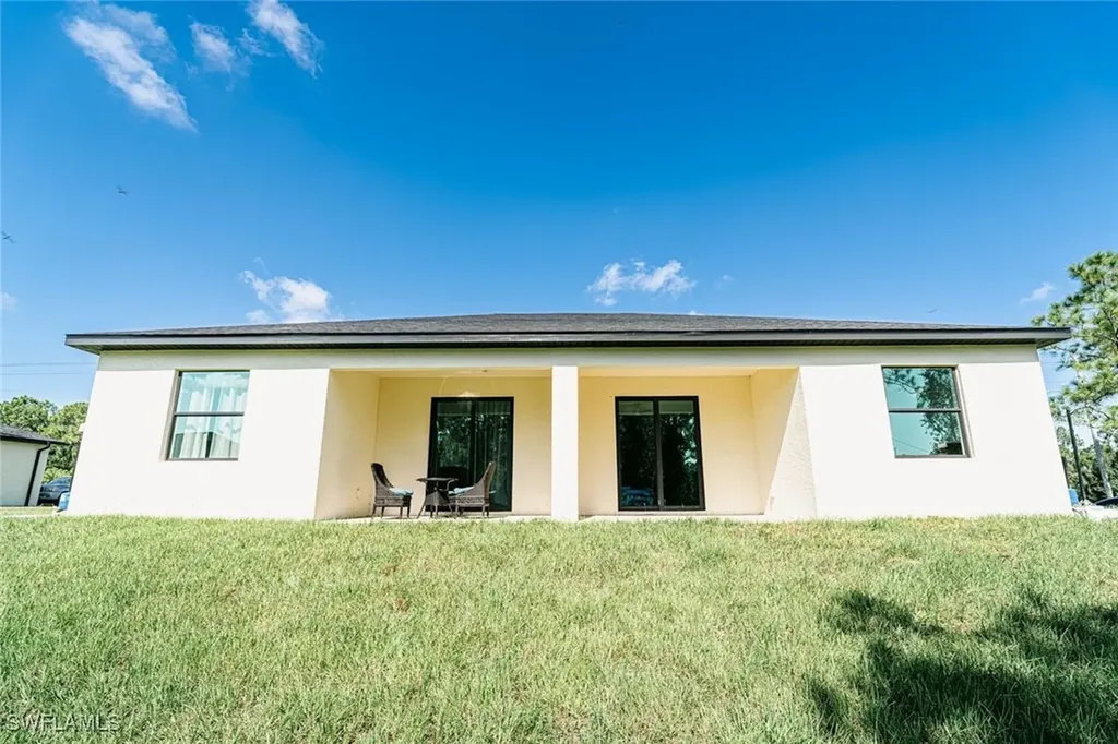 4709/4711 22nd Street SW Lehigh Acres FL 33973