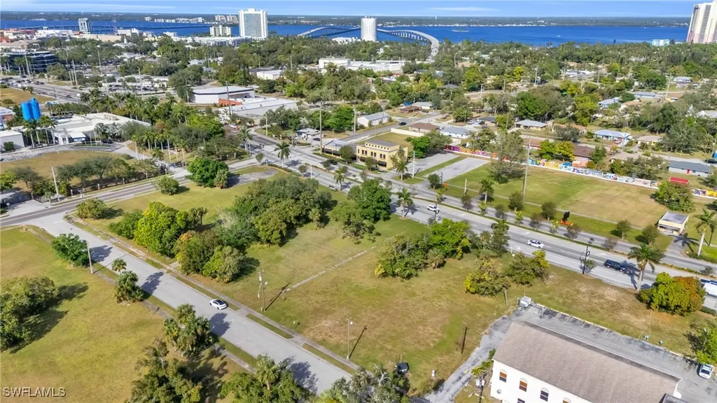 2726 Drive Martin Luther King Boulevard N Fort Myers FL 33916